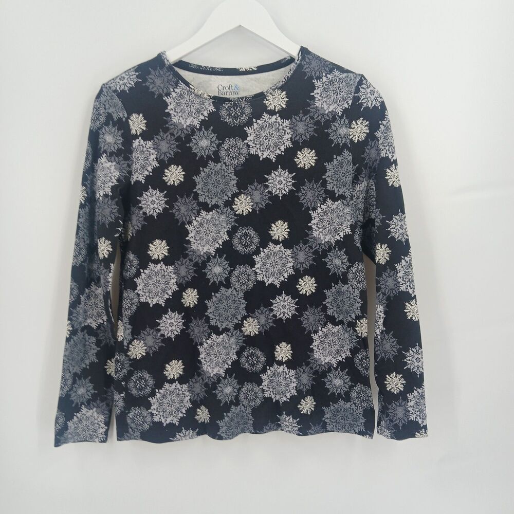 Croft & Barrow Womens black grey snowflake Long Sleeve Top Size Small